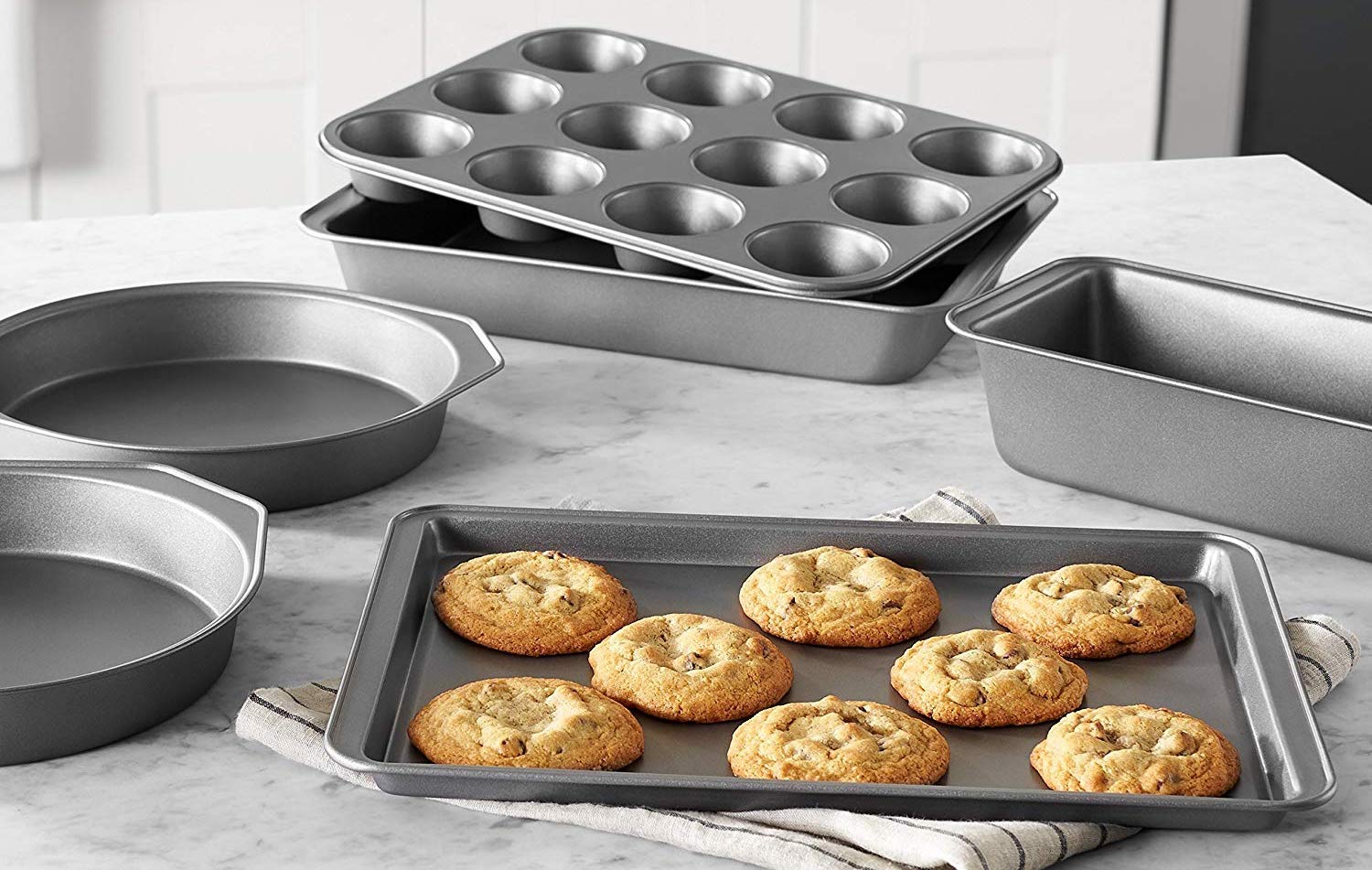 Top 10 Best Bakeware Sets in 2022 | Baking Pans - Reviews & Guide